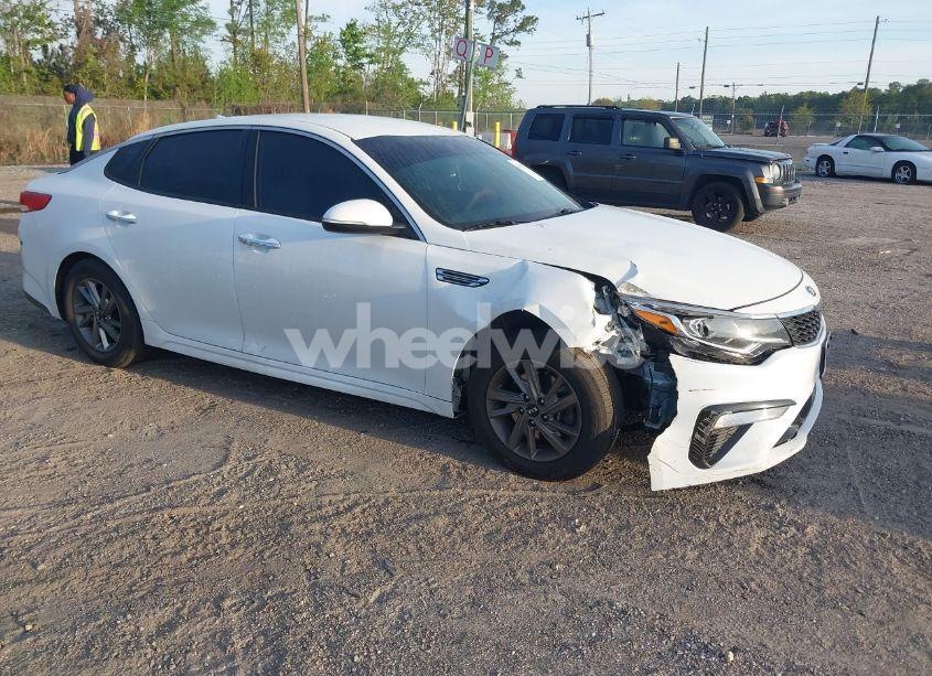 2019 Kia Optima LX (VIN 5XXGT4L38KG346740) main photo
