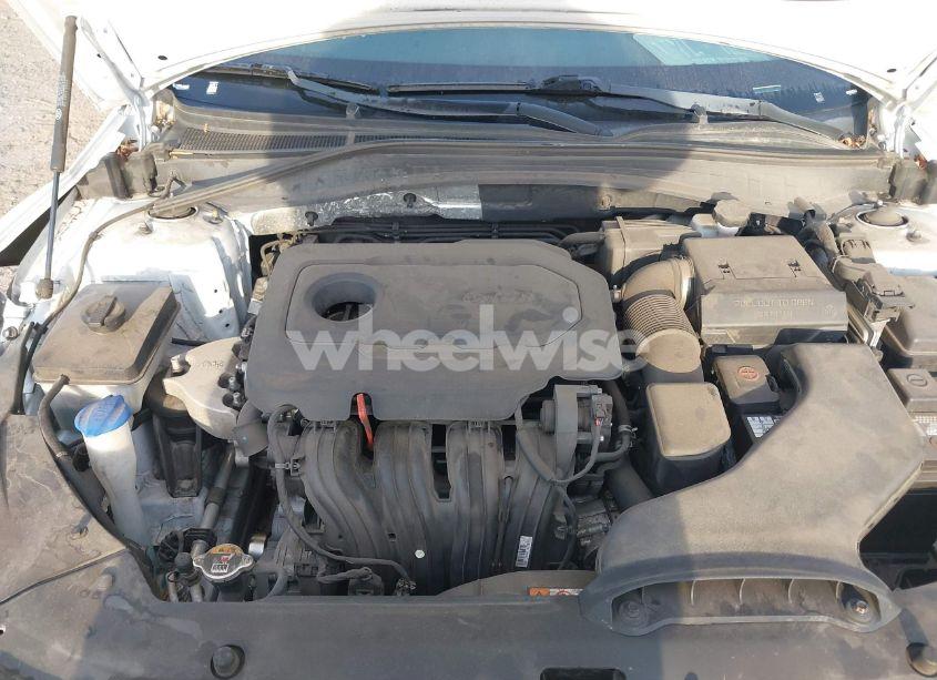 Photo 10 of 2019 Kia Optima LX (VIN 5XXGT4L38KG346740)