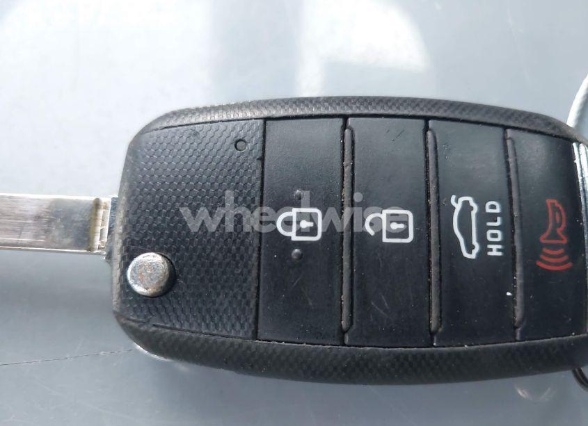 Photo 11 of 2019 Kia Optima LX (VIN 5XXGT4L38KG346740)