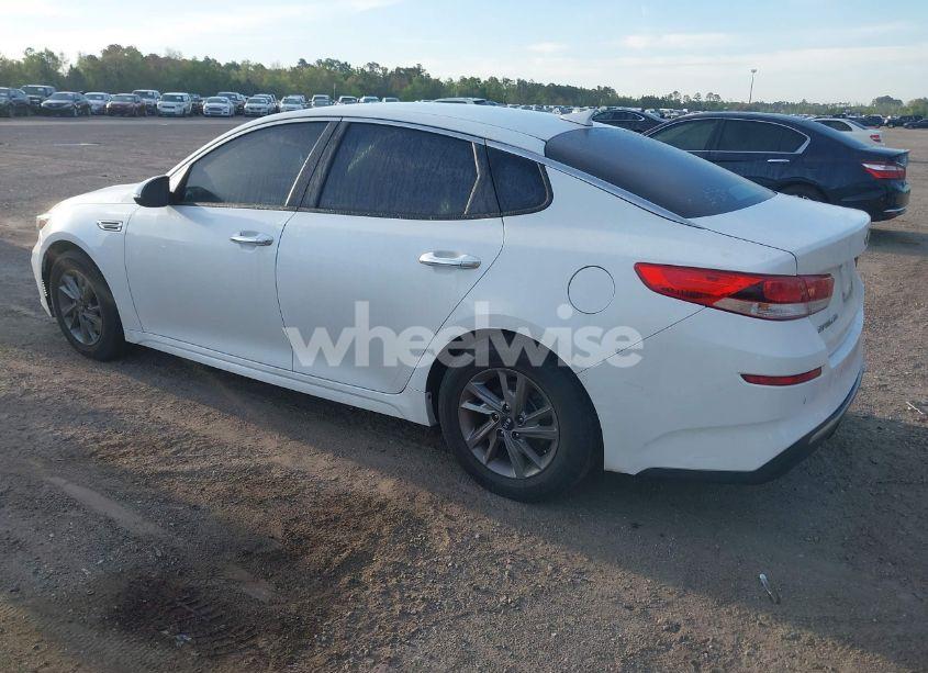 Photo 3 of 2019 Kia Optima LX (VIN 5XXGT4L38KG346740)