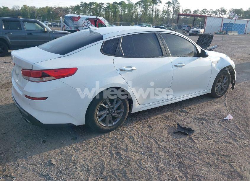 Photo 4 of 2019 Kia Optima LX (VIN 5XXGT4L38KG346740)