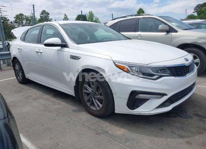 2019 Kia Optima LX (VIN 5XXGT4L38KG351615) main photo