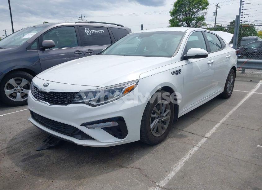 Photo 2 of 2019 Kia Optima LX (VIN 5XXGT4L38KG351615)