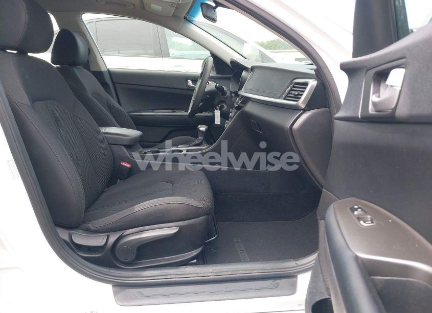 Photo 5 of 2019 Kia Optima LX (VIN 5XXGT4L38KG351615)