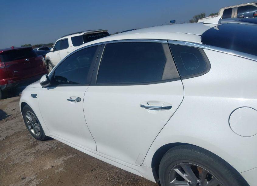 Photo 14 of 2019 Kia Optima LX (VIN 5XXGT4L38KG357351)