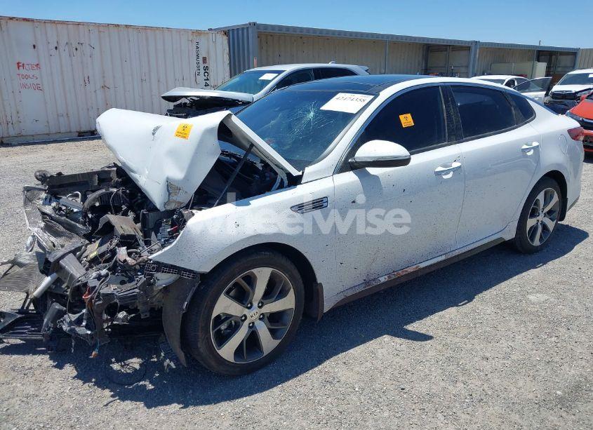 Photo 2 of 2019 Kia Optima S (VIN 5XXGT4L38KG370679)