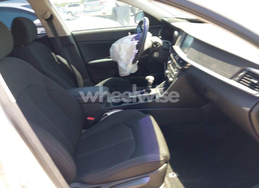 Photo 5 of 2019 Kia Optima LX (VIN 5XXGT4L38KG372576)