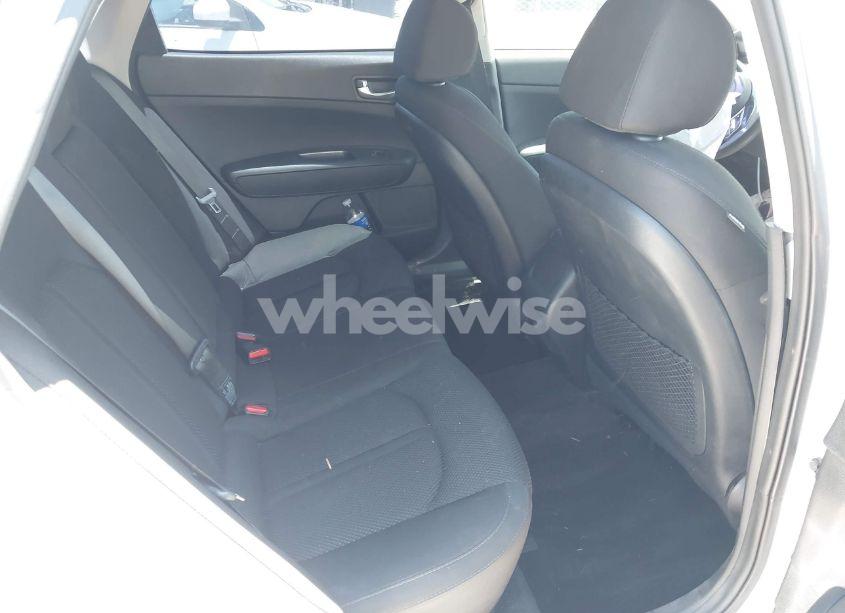 Photo 8 of 2019 Kia Optima LX (VIN 5XXGT4L38KG372576)