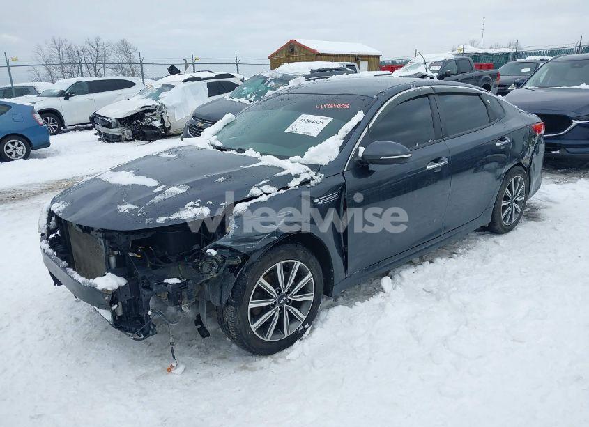 Photo 2 of 2019 Kia Optima LX (VIN 5XXGT4L38KG375879)