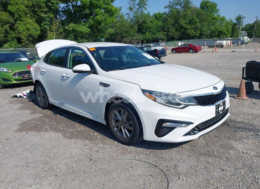 2020 Kia Optima LX (VIN 5XXGT4L38LG384213) main photo