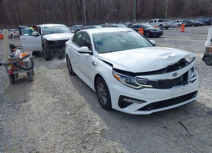 2020 Kia Optima LX (VIN 5XXGT4L38LG438545) main photo