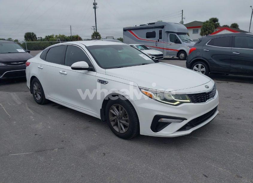2020 Kia Optima LX (VIN 5XXGT4L38LG438920) main photo