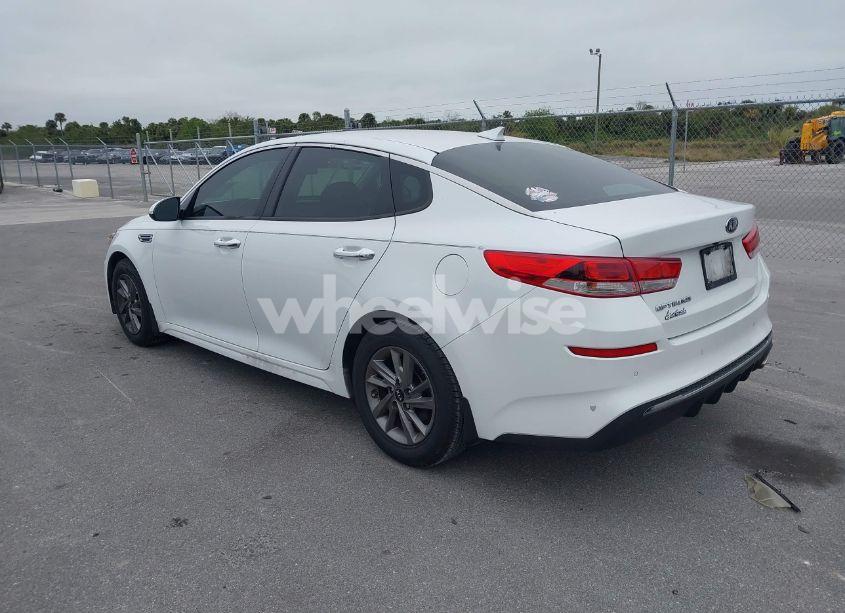 Photo 3 of 2020 Kia Optima LX (VIN 5XXGT4L38LG438920)
