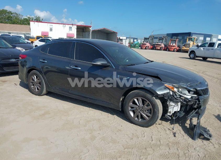 2020 Kia Optima LX (VIN 5XXGT4L38LG452316) main photo