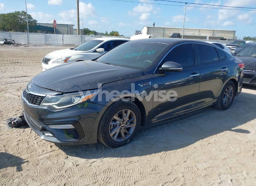 Photo 2 of 2020 Kia Optima LX (VIN 5XXGT4L38LG452316)
