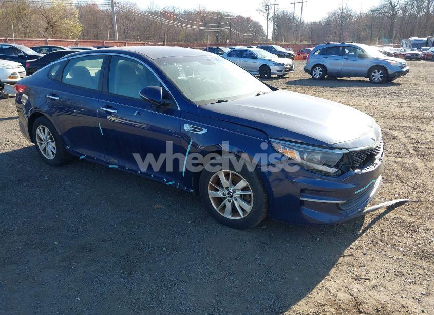 2016 Kia Optima LX (VIN 5XXGT4L39GG016631) main photo