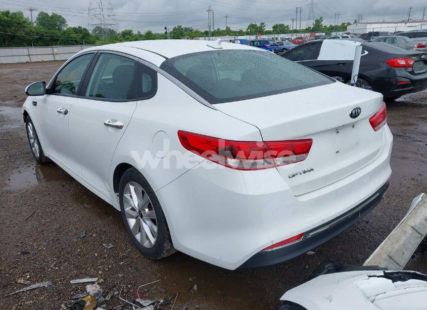Photo 3 of 2016 Kia Optima LX (VIN 5XXGT4L39GG018055)