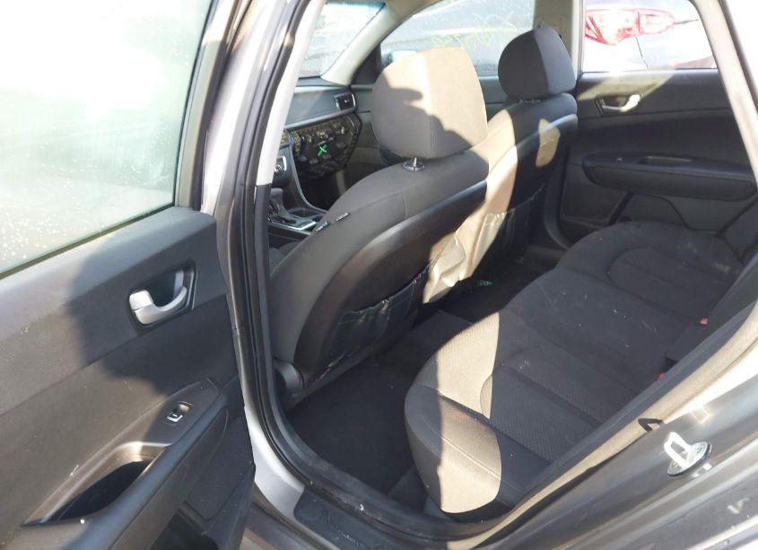 Photo 8 of 2016 Kia Optima LX (VIN 5XXGT4L39GG036376)