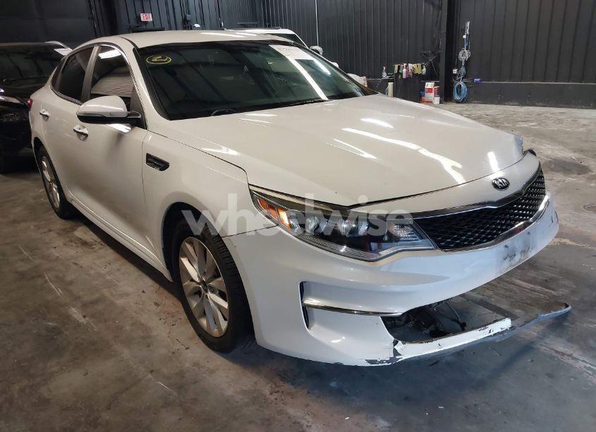 2016 Kia Optima LX (VIN 5XXGT4L39GG044767) main photo