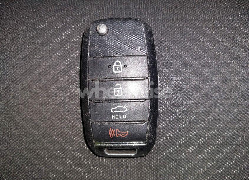 Photo 11 of 2016 Kia Optima LX (VIN 5XXGT4L39GG044767)