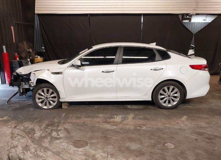 Photo 15 of 2016 Kia Optima LX (VIN 5XXGT4L39GG044767)