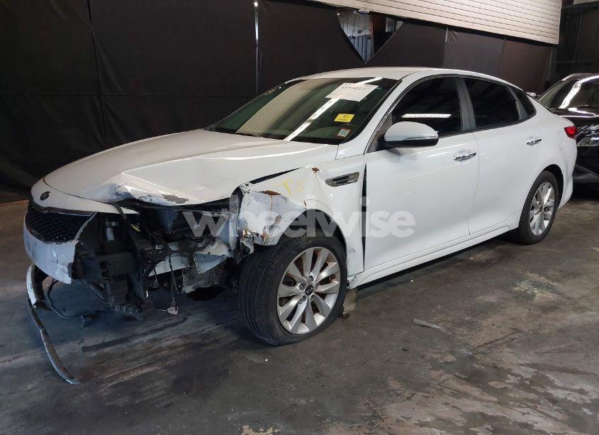 Photo 6 of 2016 Kia Optima LX (VIN 5XXGT4L39GG044767)