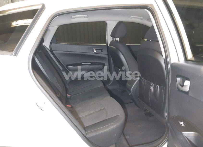 Photo 8 of 2016 Kia Optima LX (VIN 5XXGT4L39GG044767)