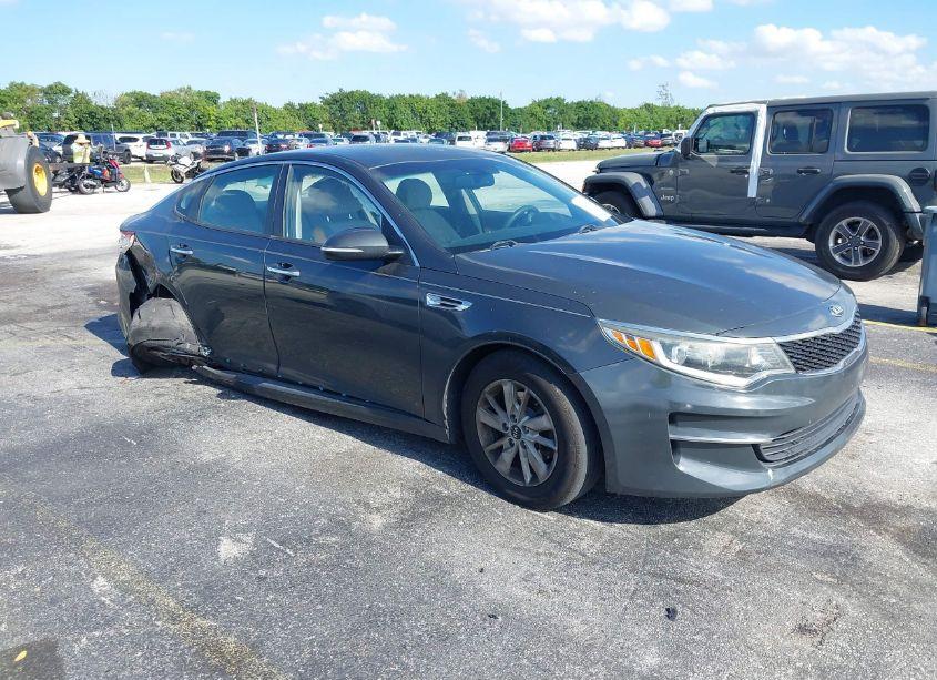 2016 Kia Optima LX (VIN 5XXGT4L39GG072665) main photo