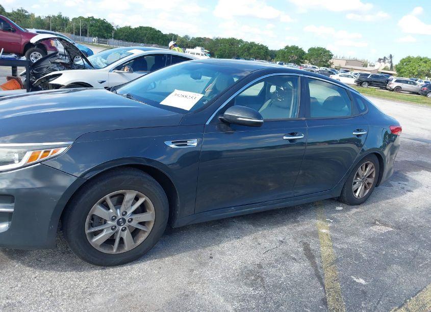 Photo 14 of 2016 Kia Optima LX (VIN 5XXGT4L39GG072665)