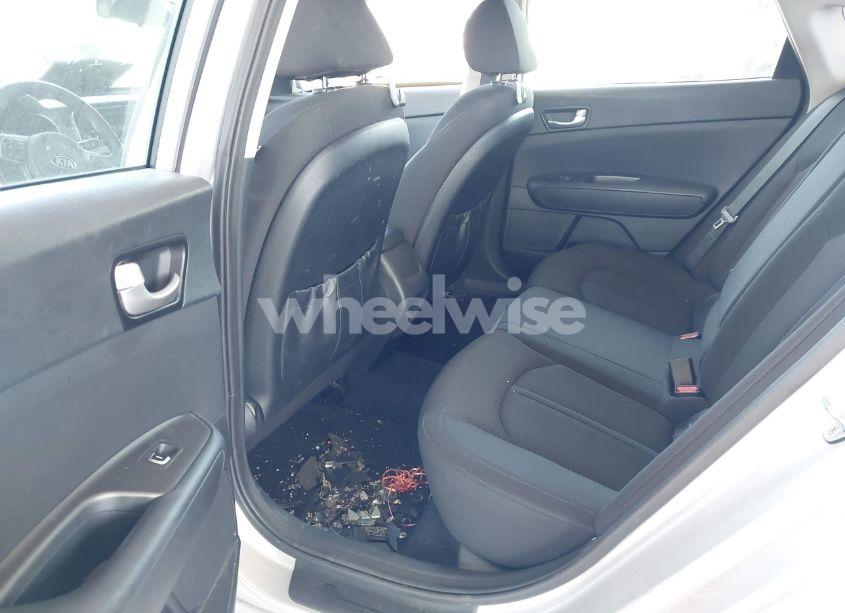 Photo 8 of 2016 Kia Optima LX (VIN 5XXGT4L39GG093127)