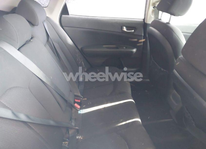 Photo 8 of 2016 Kia Optima LX (VIN 5XXGT4L39GG099008)