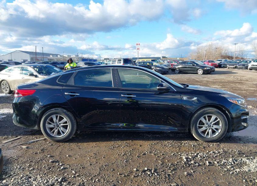 Photo 13 of 2016 Kia Optima LX (VIN 5XXGT4L39GG100819)