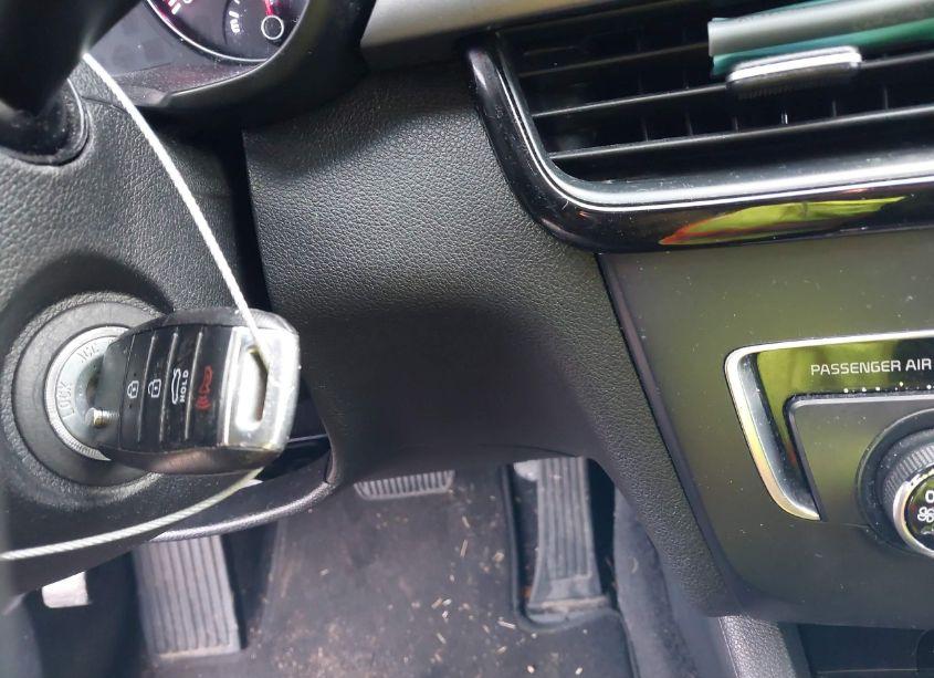 Photo 11 of 2016 Kia Optima LX (VIN 5XXGT4L39GG104837)