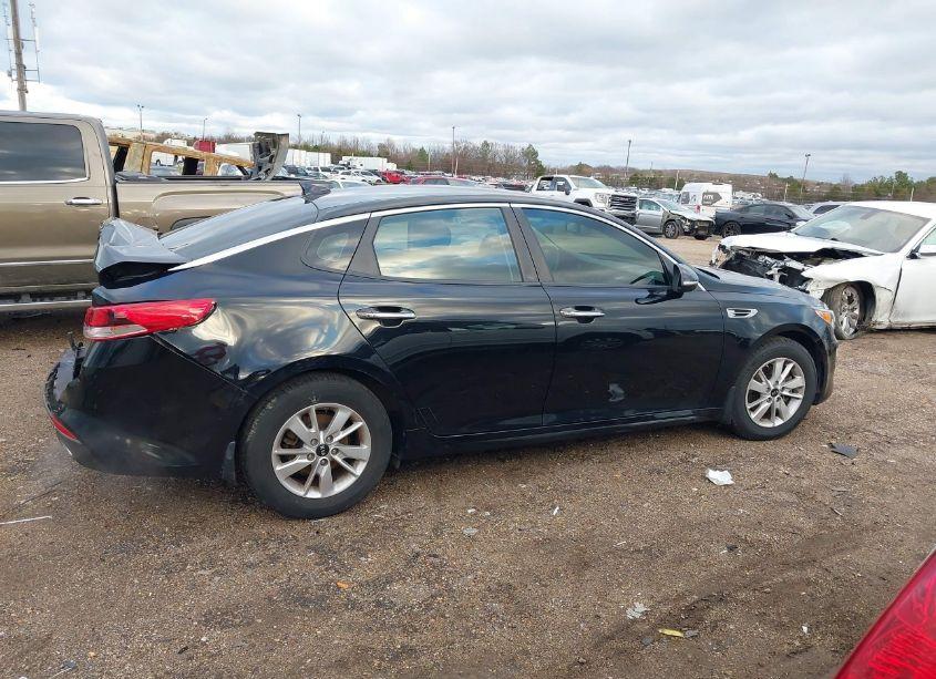 Photo 13 of 2016 Kia Optima LX (VIN 5XXGT4L39GG104837)