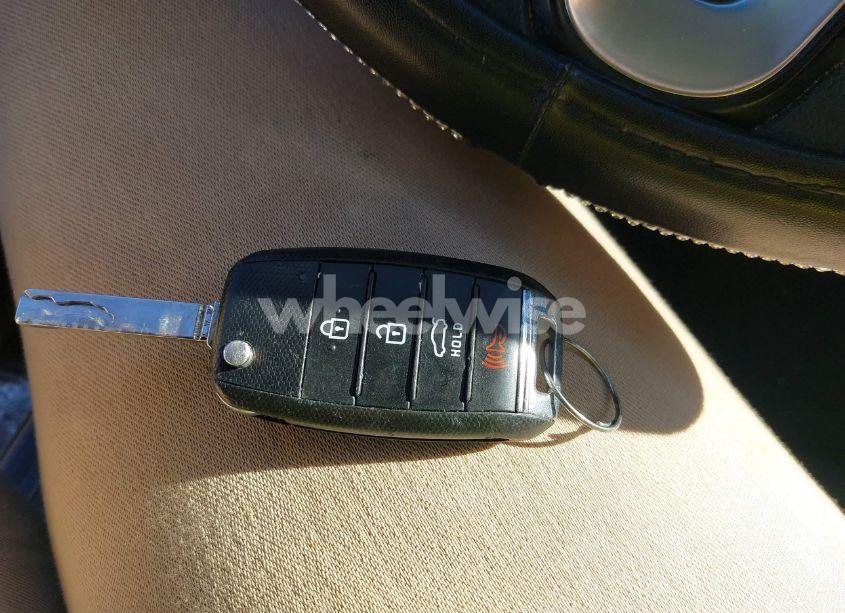 Photo 11 of 2016 Kia Optima LX (VIN 5XXGT4L39GG116762)