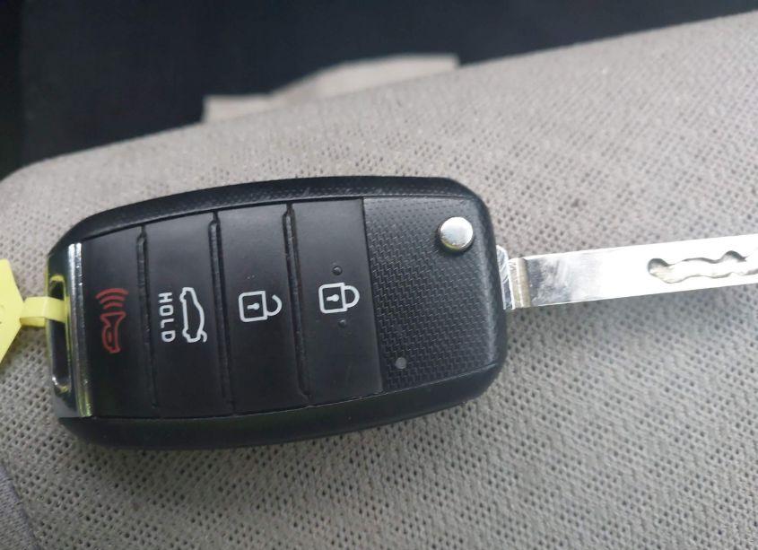 Photo 11 of 2016 Kia Optima LX (VIN 5XXGT4L39GG118804)