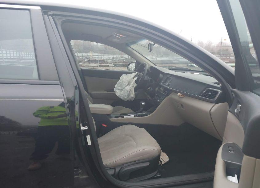 Photo 5 of 2016 Kia Optima LX (VIN 5XXGT4L39GG118804)
