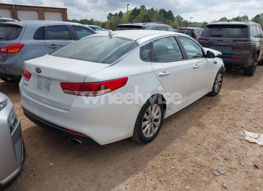 Photo 4 of 2017 Kia Optima LX (VIN 5XXGT4L39HG133028)
