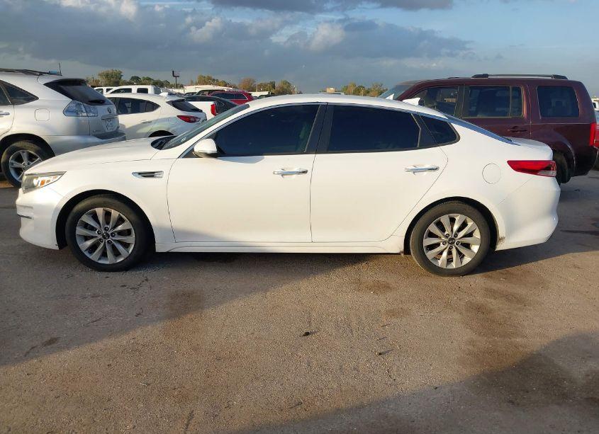 Photo 13 of 2017 Kia Optima LX (VIN 5XXGT4L39HG134048)