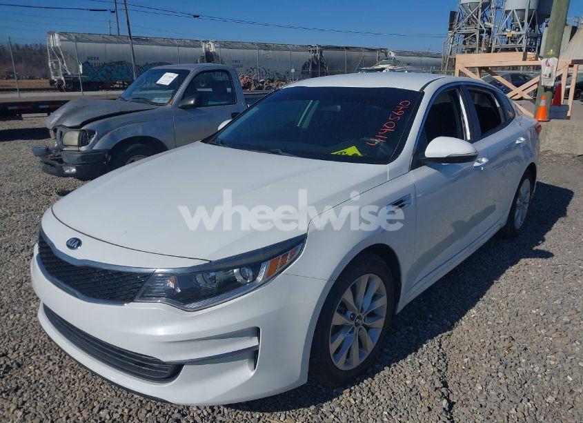 Photo 2 of 2017 Kia Optima LX (VIN 5XXGT4L39HG145938)