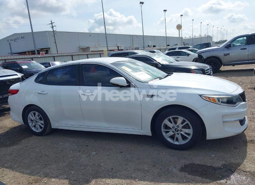 Photo 13 of 2017 Kia Optima LX (VIN 5XXGT4L39HG161072)