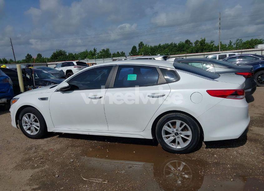 Photo 14 of 2017 Kia Optima LX (VIN 5XXGT4L39HG161072)