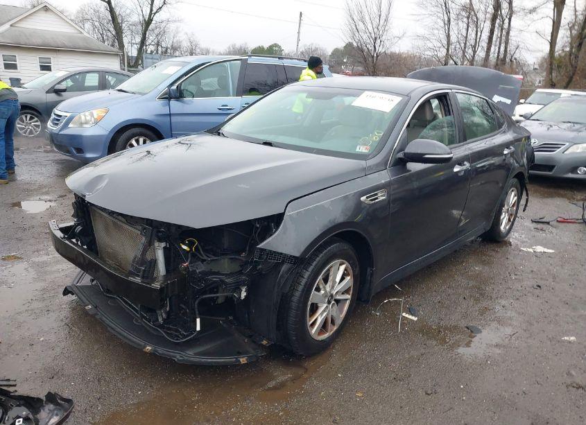 Photo 2 of 2017 Kia Optima LX (VIN 5XXGT4L39HG170113)