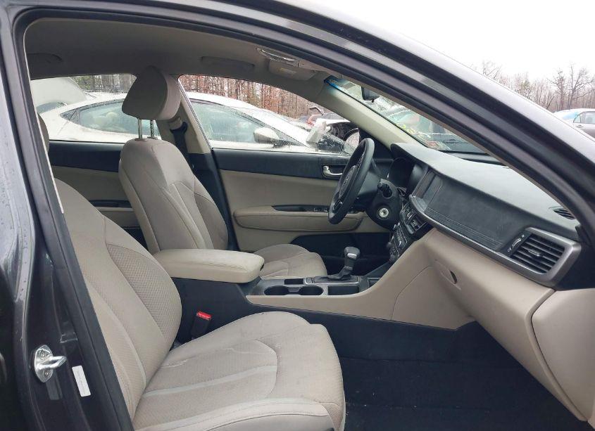 Photo 5 of 2017 Kia Optima LX (VIN 5XXGT4L39HG170113)