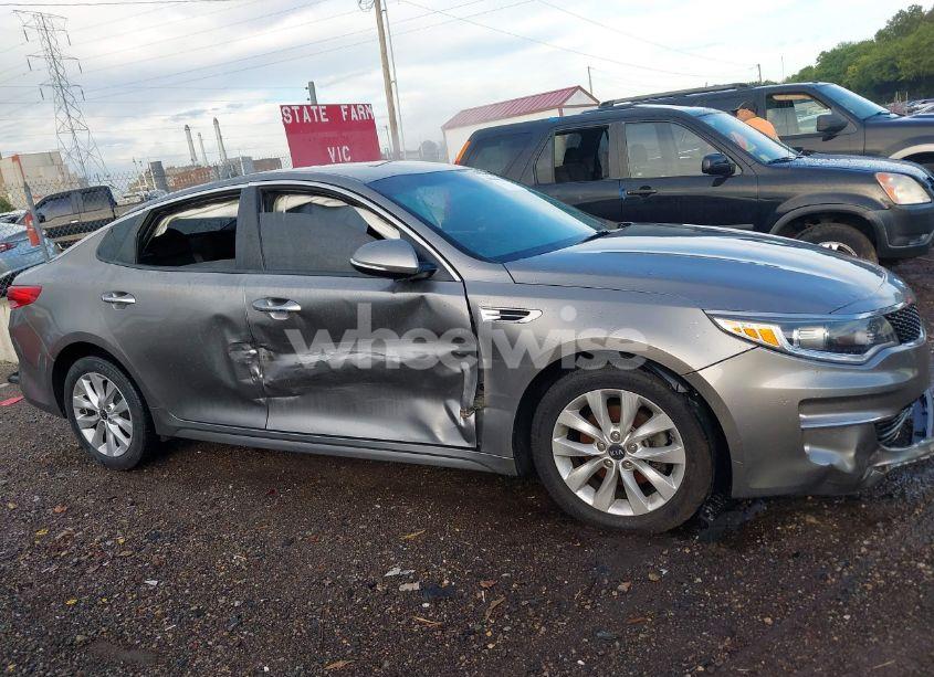 Photo 13 of 2017 Kia Optima LX (VIN 5XXGT4L39HG171195)