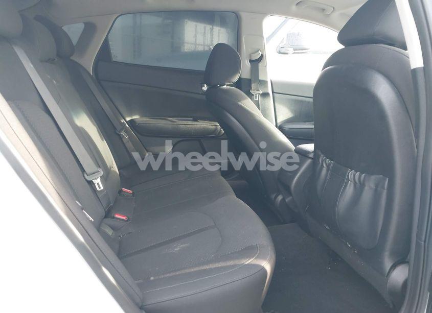 Photo 8 of 2017 Kia Optima LX (VIN 5XXGT4L39HG174047)