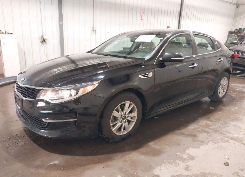 Photo 2 of 2018 Kia Optima LX (VIN 5XXGT4L39JG185412)