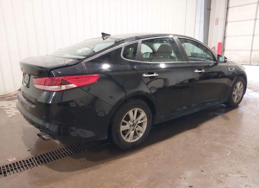 Photo 4 of 2018 Kia Optima LX (VIN 5XXGT4L39JG185412)