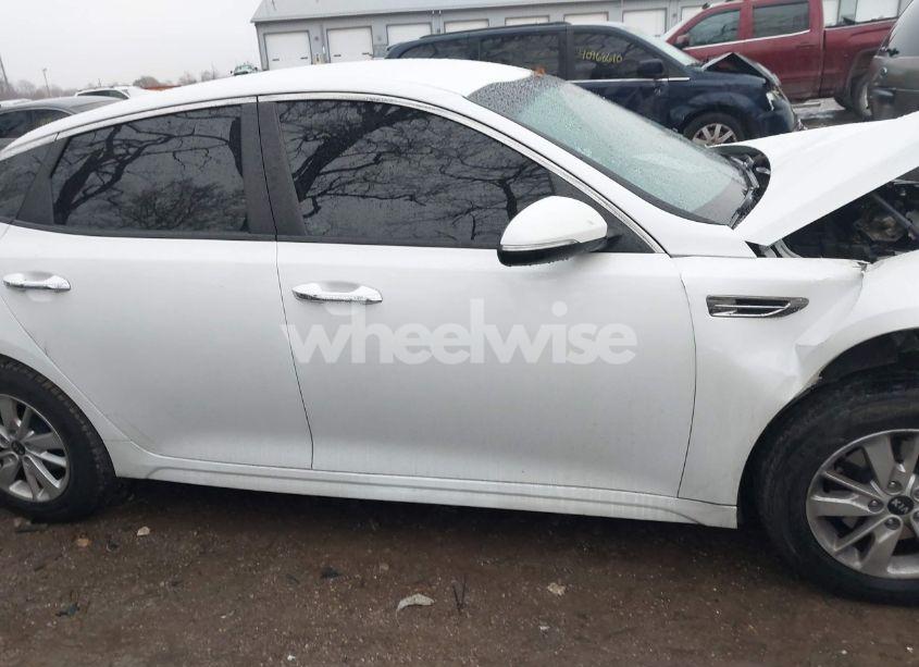 Photo 13 of 2018 Kia Optima LX (VIN 5XXGT4L39JG185880)