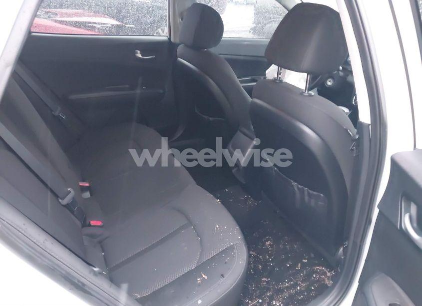 Photo 8 of 2018 Kia Optima LX (VIN 5XXGT4L39JG185880)